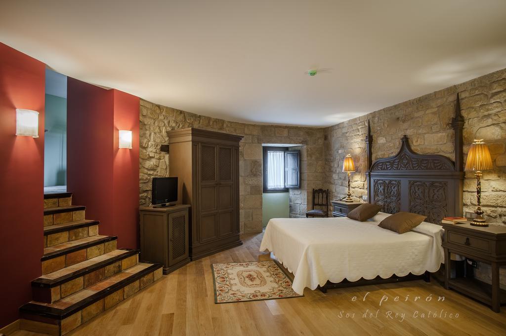 El Peiron Hotel Sos del Rey Catolico Luaran gambar