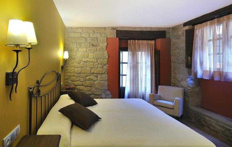 El Peiron Hotel Sos del Rey Catolico Luaran gambar