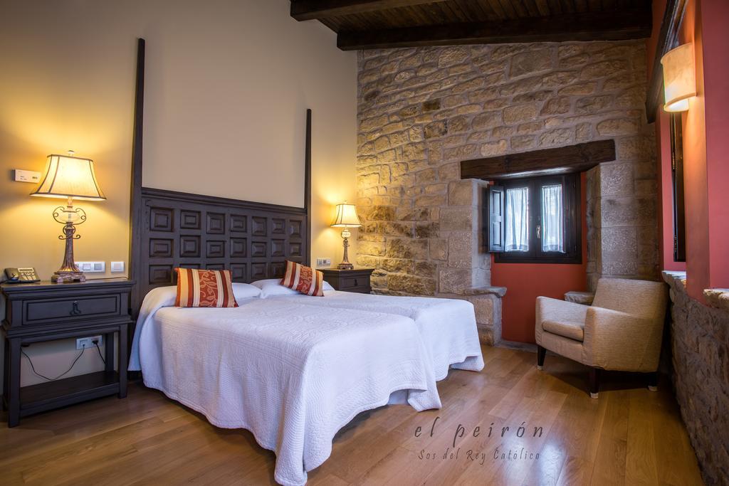 El Peiron Hotel Sos del Rey Catolico Luaran gambar