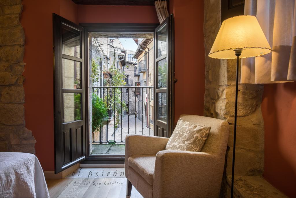 El Peiron Hotel Sos del Rey Catolico Luaran gambar