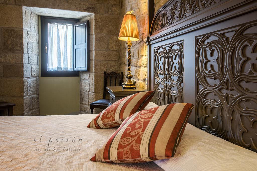 El Peiron Hotel Sos del Rey Catolico Luaran gambar