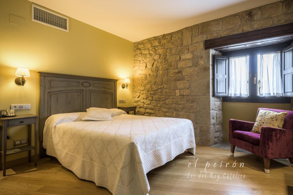 El Peiron Hotel Sos del Rey Catolico Luaran gambar