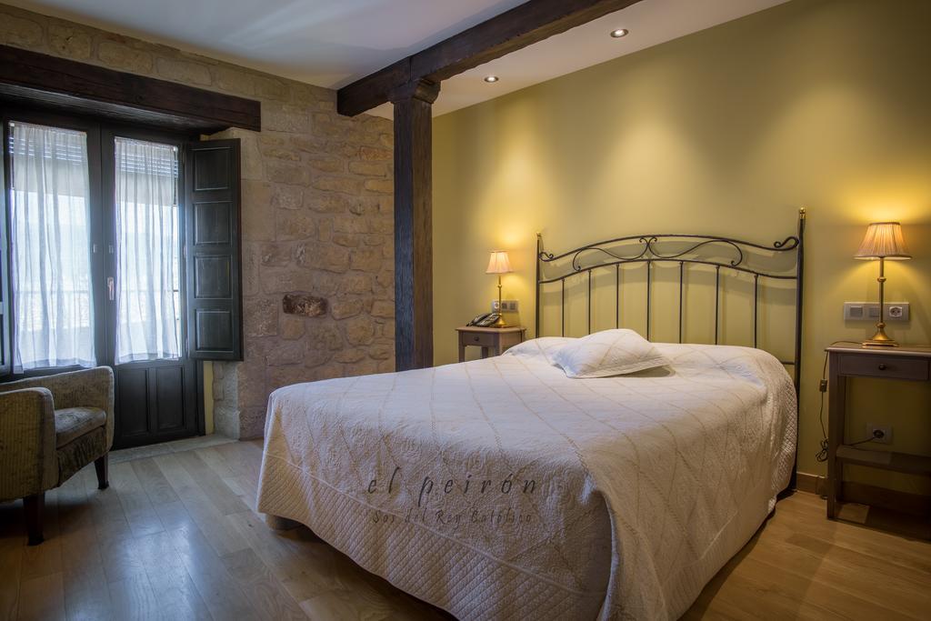 El Peiron Hotel Sos del Rey Catolico Luaran gambar