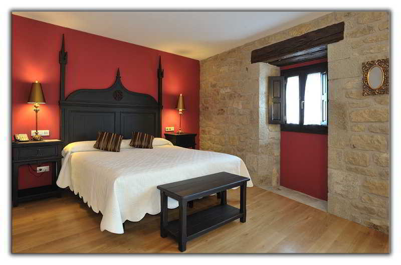 El Peiron Hotel Sos del Rey Catolico Luaran gambar