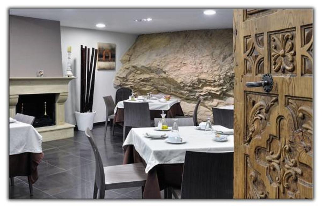 El Peiron Hotel Sos del Rey Catolico Luaran gambar